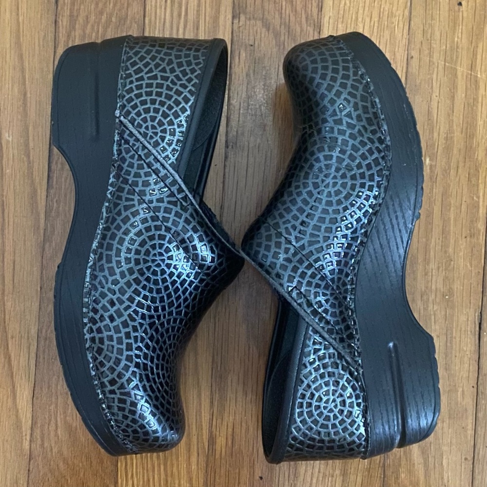 Dansko- Black/Silver Embossed Metallic Medallion Clogs Women’s EU 38 (US 7.5-8)